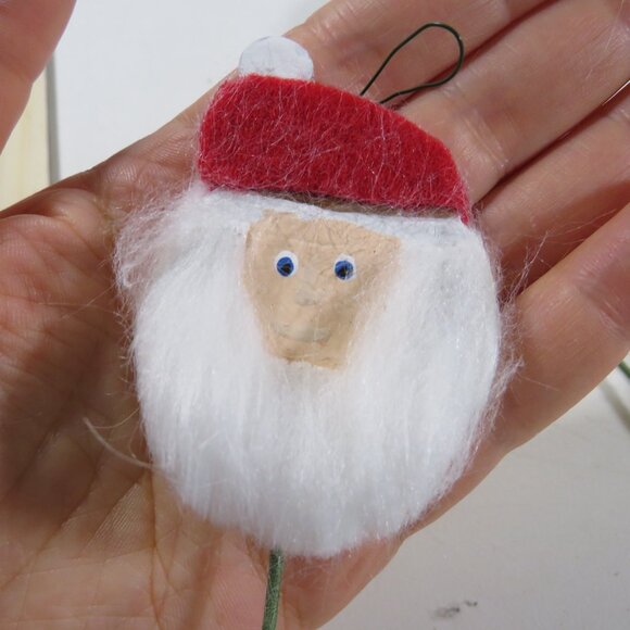 Santa Heads made of Wood on green floral covered wire CRAFT PROJECT - Picture 5 of 8